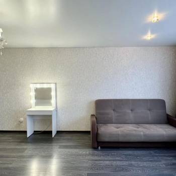 Продается 1-комнатная квартира, 52 м²