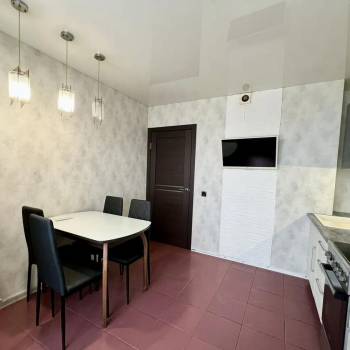 Продается 1-комнатная квартира, 52 м²