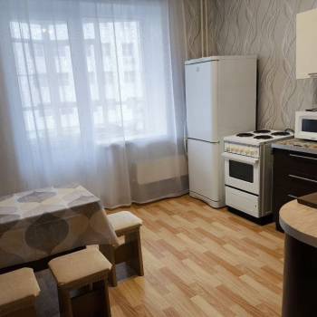 Сдается 1-комнатная квартира, 42 м²