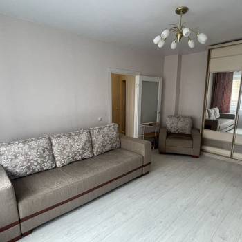 Продается 1-комнатная квартира, 37,3 м²