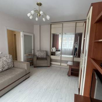 Продается 1-комнатная квартира, 37,3 м²