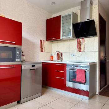 Продается Многокомнатная квартира, 77,6 м²