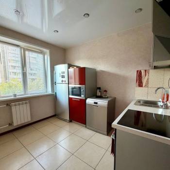 Продается Многокомнатная квартира, 77,6 м²