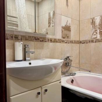 Продается Многокомнатная квартира, 77,6 м²