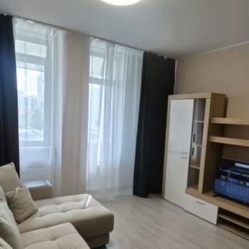 Сдается 1-комнатная квартира, 42 м²