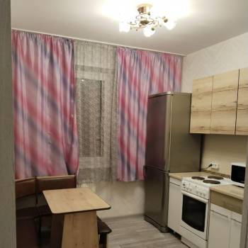 Сдается 1-комнатная квартира, 42 м²