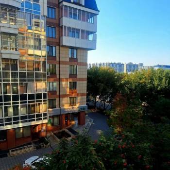 Продается 1-комнатная квартира, 65 м²