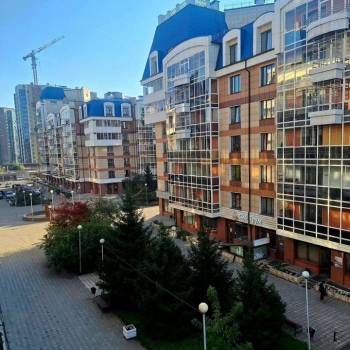 Продается 1-комнатная квартира, 65 м²