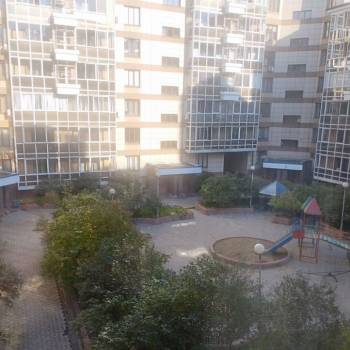 Продается 1-комнатная квартира, 65 м²