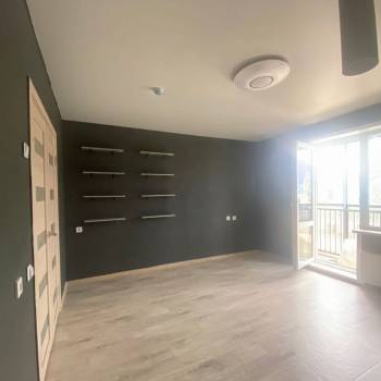 Продается 1-комнатная квартира, 42 м²