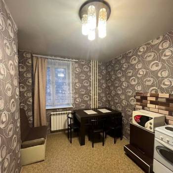 Сдается 1-комнатная квартира, 42 м²