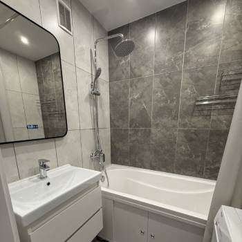 Продается 1-комнатная квартира, 40,4 м²