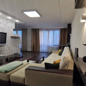 Сдается 2-х комнатная квартира, 85 м²