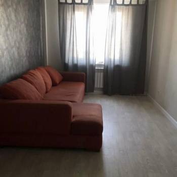 Сдается 1-комнатная квартира, 42 м²
