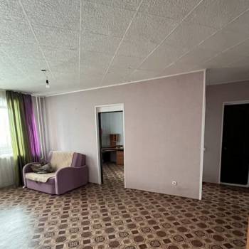 Продается 1-комнатная квартира, 72,8 м²