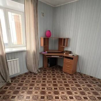 Продается 1-комнатная квартира, 72,8 м²