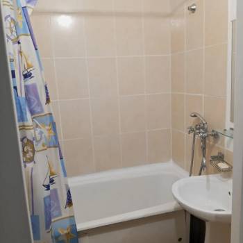 Сдается 1-комнатная квартира, 42 м²
