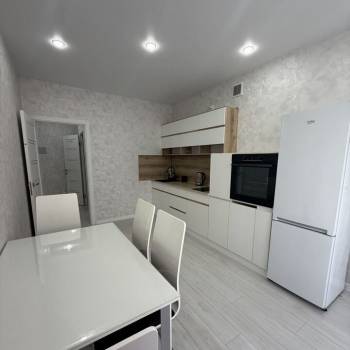 Сдается 1-комнатная квартира, 39 м²