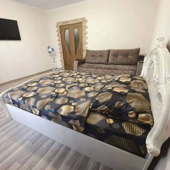 Продается 1-комнатная квартира, 42 м²