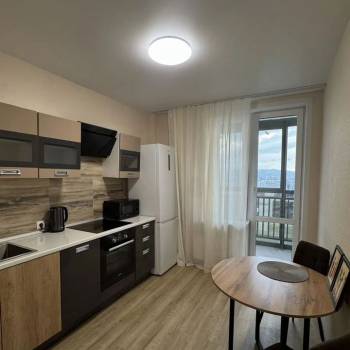 Продается 1-комнатная квартира, 40 м²