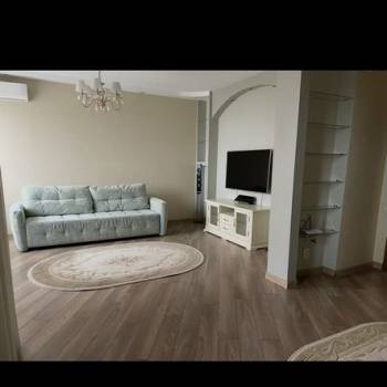 Сдается 2-х комнатная квартира, 70 м²