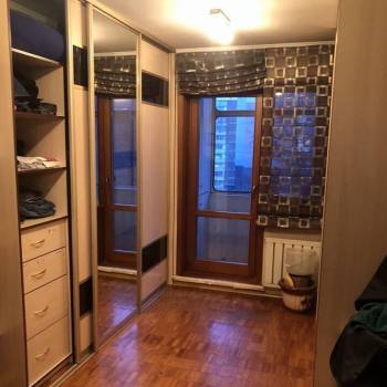 Продается 1-комнатная квартира, 128,3 м²
