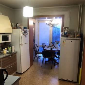 Продается 1-комнатная квартира, 128,3 м²