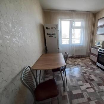 Сдается 1-комнатная квартира, 38 м²