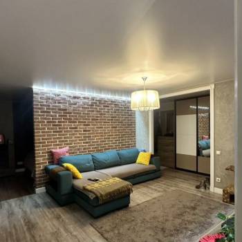 Продается Многокомнатная квартира, 85,3 м²