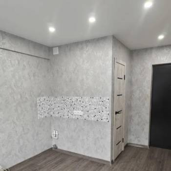 Продается Многокомнатная квартира, 18 м²