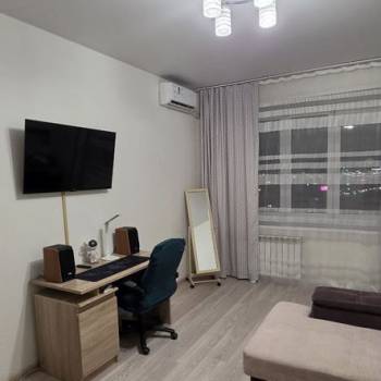 Сдается 1-комнатная квартира, 38 м²