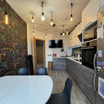 Продается 1-комнатная квартира, 38 м²