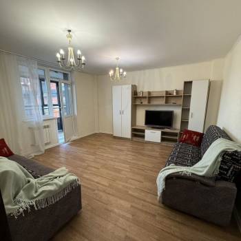 Сдается 2-х комнатная квартира, 72 м²
