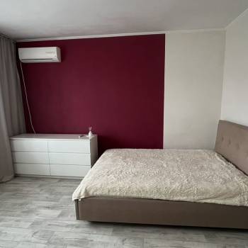 Сдается 1-комнатная квартира, 43 м²