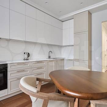 Продается 1-комнатная квартира, 53 м²
