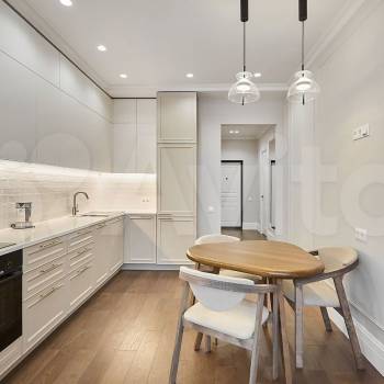 Продается 1-комнатная квартира, 53 м²