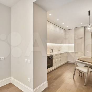 Продается 1-комнатная квартира, 53 м²