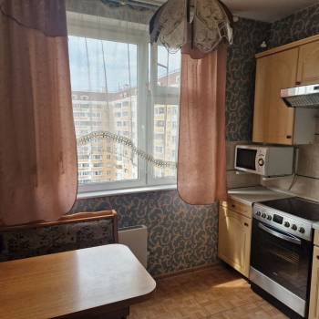 Сдается 1-комнатная квартира, 38 м²