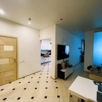 Продается 1-комнатная квартира, 52,6 м²