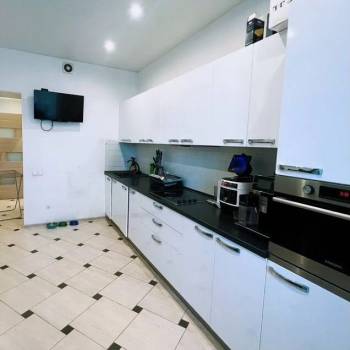 Продается 1-комнатная квартира, 52,6 м²