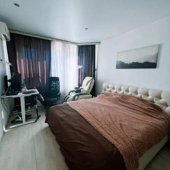 Продается 1-комнатная квартира, 52,6 м²