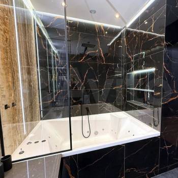 Продается Многокомнатная квартира, 169,8 м²