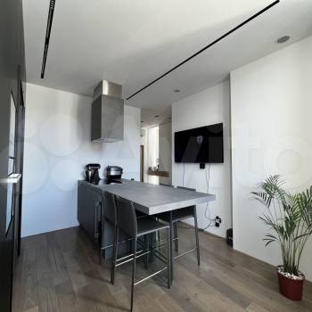 Продается 1-комнатная квартира, 42 м²