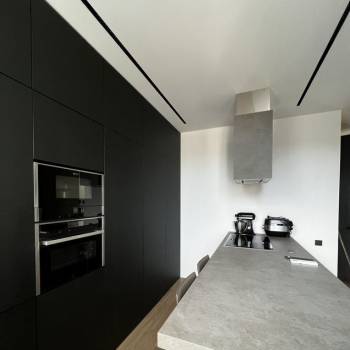 Продается 1-комнатная квартира, 42 м²