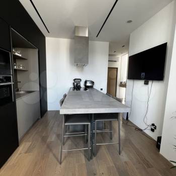 Продается 1-комнатная квартира, 42 м²