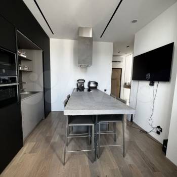 Продается 1-комнатная квартира, 42 м²