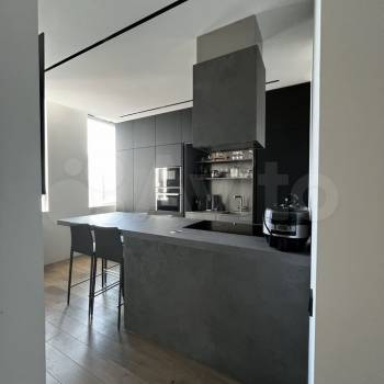 Продается 1-комнатная квартира, 42 м²