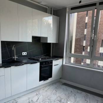 Продается 1-комнатная квартира, 56 м²