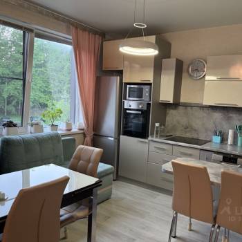 Продается 1-комнатная квартира, 37,3 м²