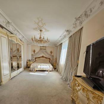 Продается Многокомнатная квартира, 270 м²